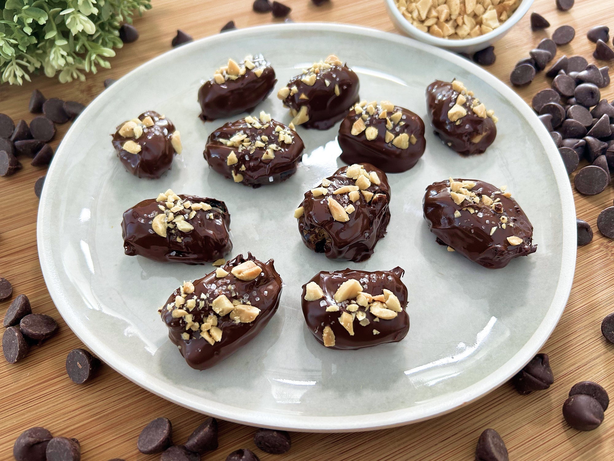 Medjool Date Snickers: Natural Energy Bites with Iron and Magnesium