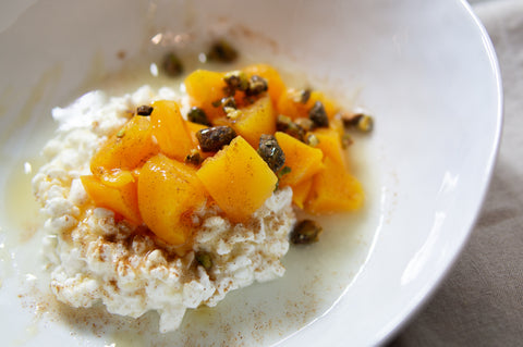 Cottage Cheese with Sliced Peaches Recipe