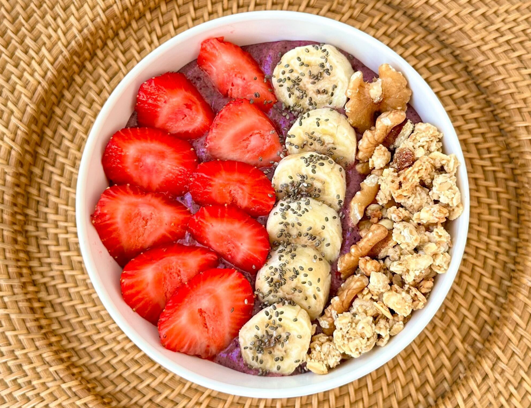 Healthy Peanut Butter Açaí Bowl with Chia Seeds Sanguina